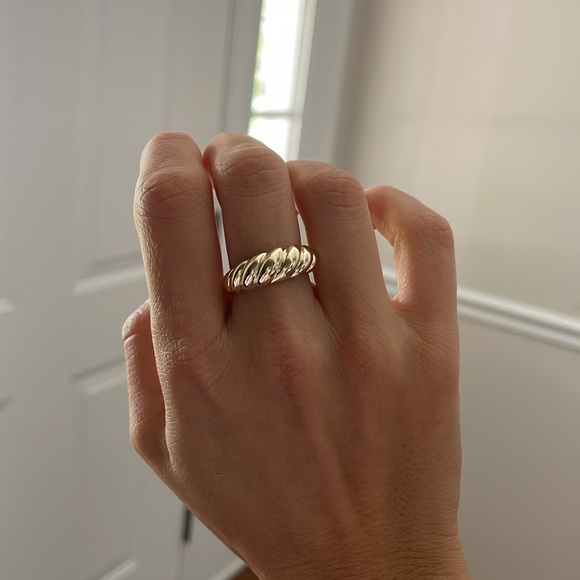 14k Gold Filled Croissant Dome Chunky Ring - Picture 7 of 7